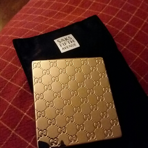 Gucci Other - Gucci Saks Fifth Avenue Pocket Mirror